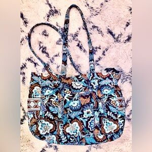 Vera Bradley Diaper Baby Bag *BEST SELLER* **JUST AS NEW!!🎁💙**